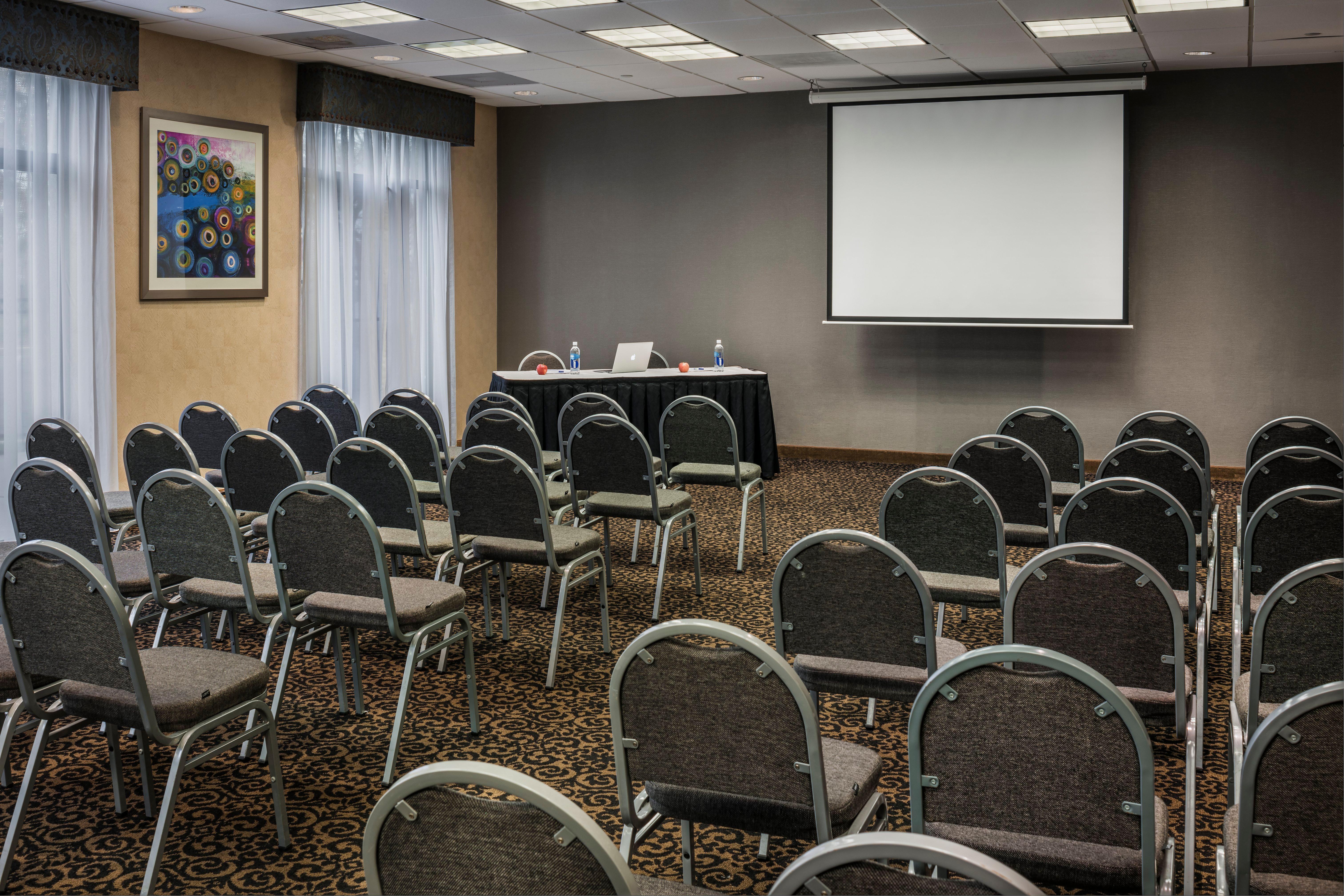 Holiday Inn Express & Suites Laurel Lakes By Ihg Esterno foto
