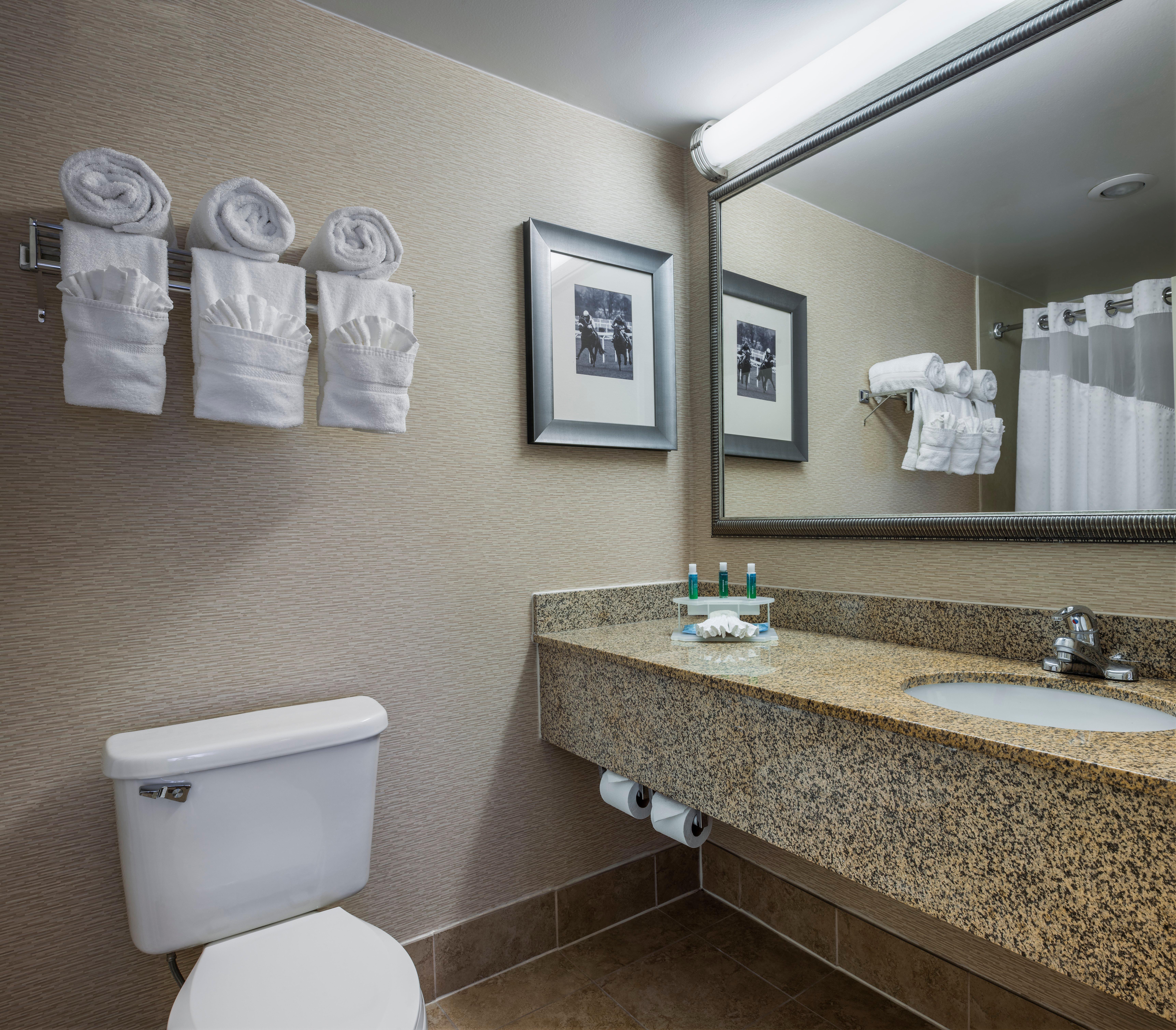 Holiday Inn Express & Suites Laurel Lakes By Ihg Esterno foto